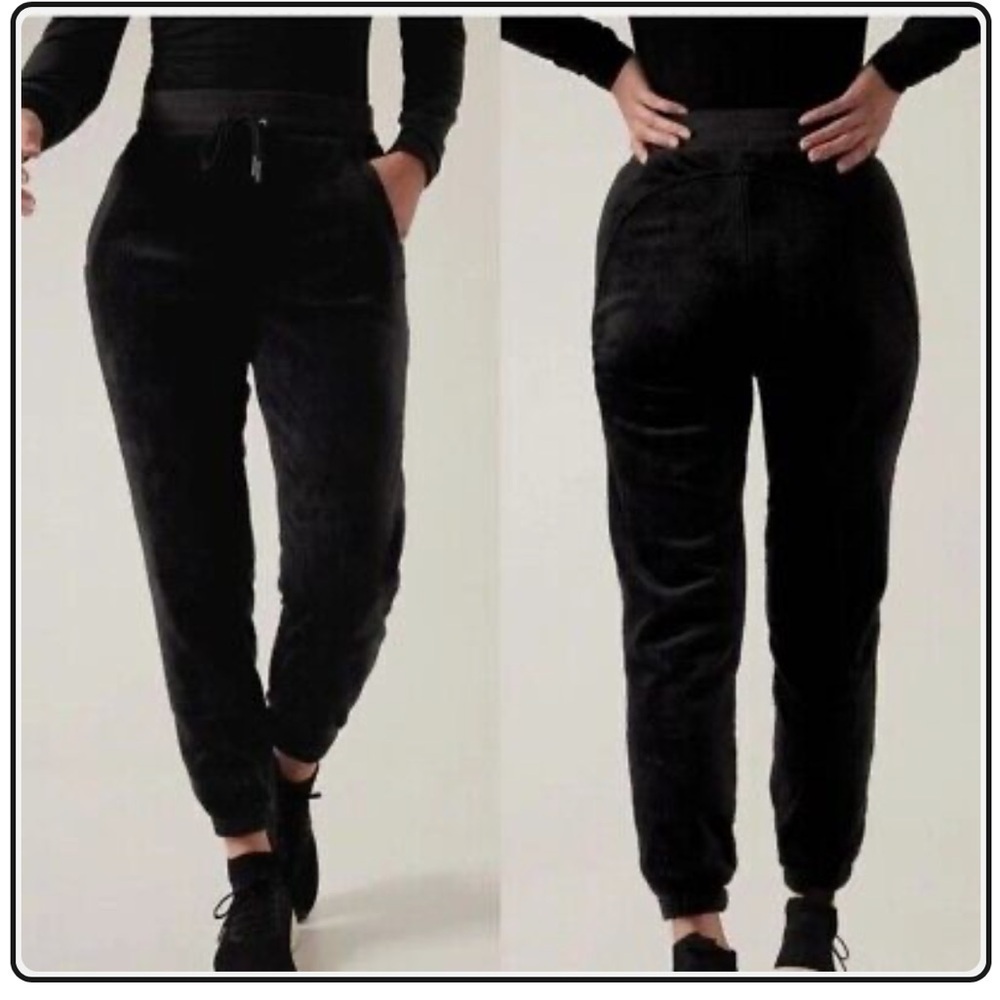 Athleta Double Cozy Karma Black Velour Fleece Plush Sweat pant Jogger
XS NWOT